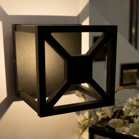 Оборудование Arlight 021812 Светильник LGD-Wall-Cub-4B-12W Warm White (Arlight, IP54 Металл, 3 года) по выгодной цене. Купить в Москве со скидкой.