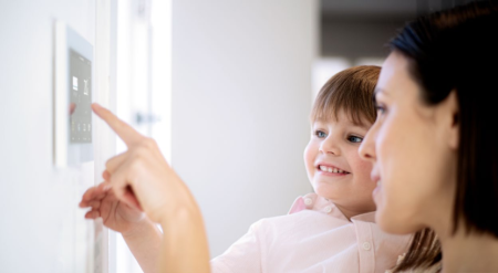 Оборудование Zennio Z70 - Цветная сенсорная панель с дисплеем 7", цвет: Чёрный ZVIZ70A по выгодной цене. Купить в Москве со скидкой.