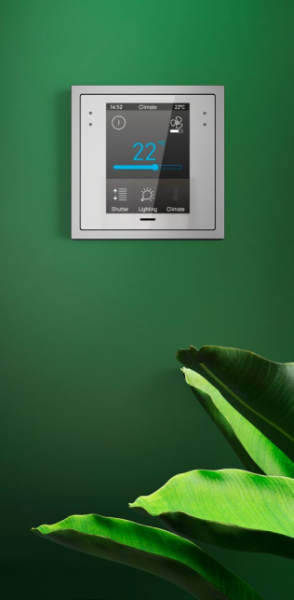 Оборудование Zennio Сенсорная панель KNX Z40, емкостной ЖК дисплей 4.1” с фоновой подсветкой, цвет: серебряный ZVIZ40S по выгодной цене. Купить в Москве со скидкой.