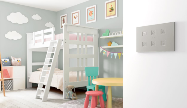 Оборудование Zennio Емкостный сенсорный выключатель с подсветкой Tecla XL X6 ZVITXLX6 по выгодной цене. Купить в Москве со скидкой.